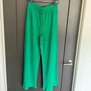 Pleated plisse pants